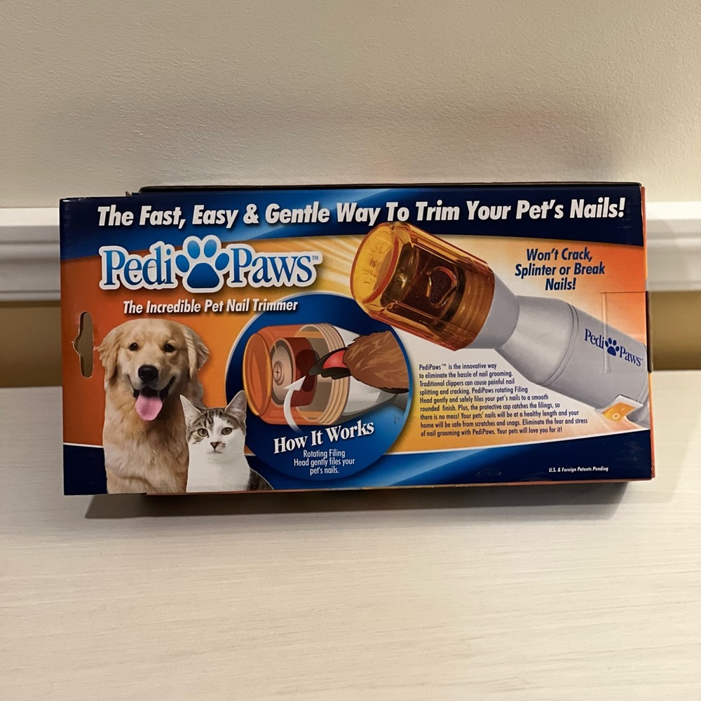White and Gold Pet Grooming Tool for Easy Nail Care